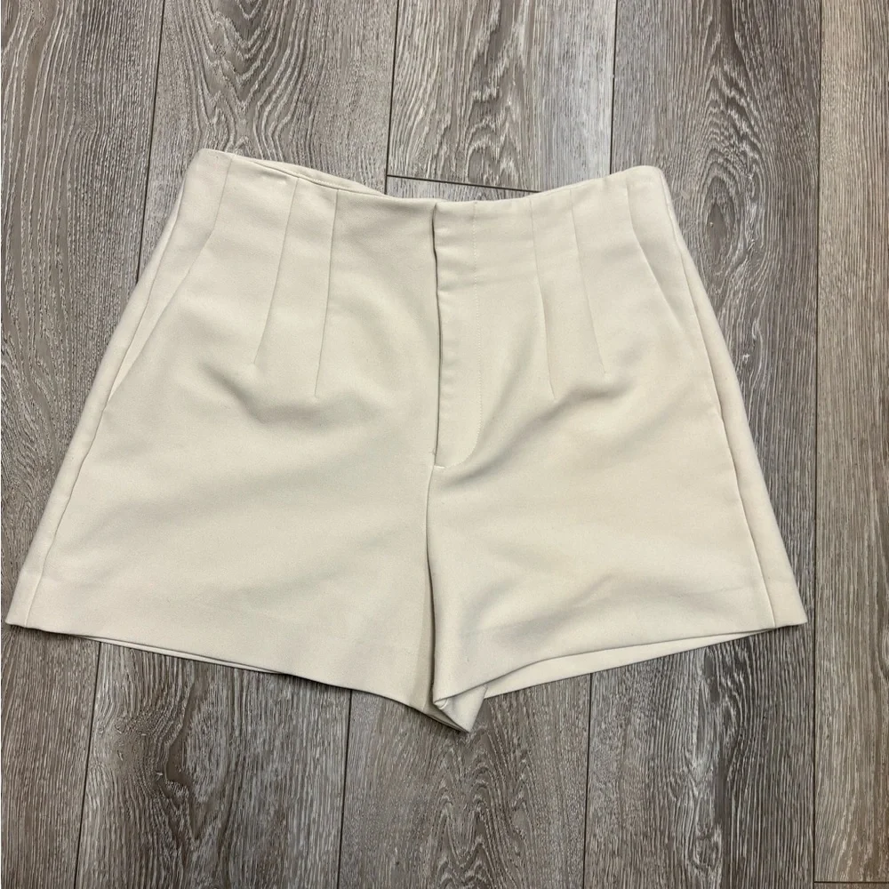 Zara Cream High Waist Women's Shorts - Picture 3 of 11